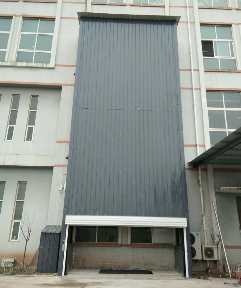 重慶裕同包裝導(dǎo)軌式升降機(jī)