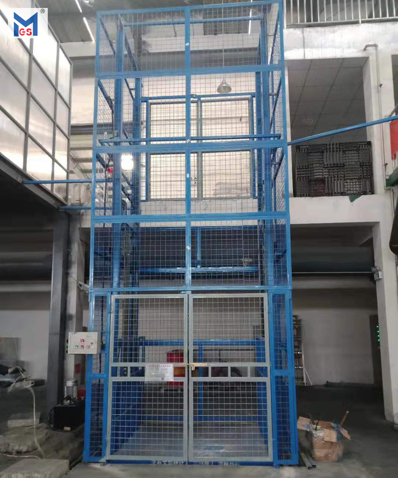 綿陽(yáng)中物材料在我司訂購(gòu)一臺(tái)載重3噸升高4米升降平臺(tái) 