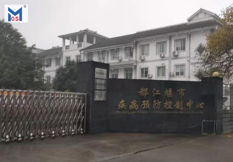 美格斯機(jī)械為都江堰市疾病預(yù)防控制中心定做一臺(tái)導(dǎo)軌升降貨梯 